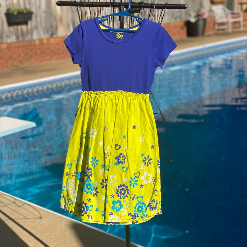4 for $20 SO cute girls dress size 8.